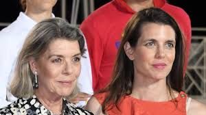 Carlota Casiraghi: La Infancia que la Marcó para Siempre