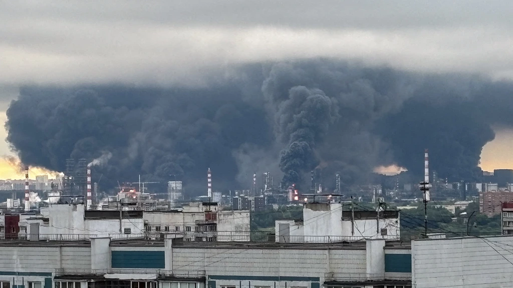 Grootschalige Oekraïense droneaanval op Moskou: olieraffinaderij in brand